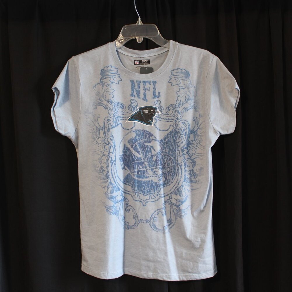 Carolina Panthers Women’s Distressed Light Blue Graphic T-Shirt – X Large New